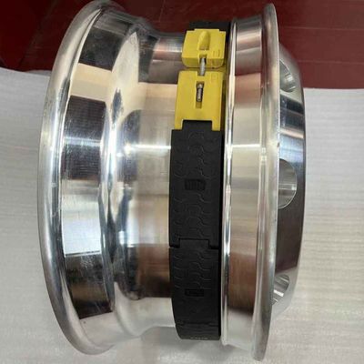 Polyuretanowa płaszczyzna biegowa zawiera układ bezpieczeństwa umożliwiający bezpieczne i płynne prowadzenie pojazdu